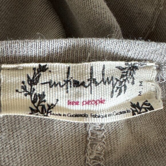 Free People gray button cap sleeve Tee size medium - Picture 6 of 9